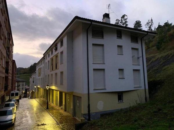 Апартаменты Ea Playa Montana45'Guggemhein A 200M Andando Playa Y Del Centro Pueblo Эа Экстерьер фото